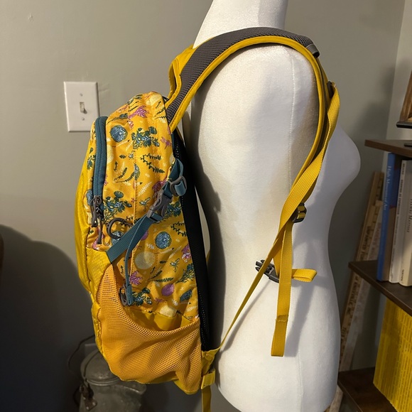 Osprey Yellow Floral Daypack - Picture 4 of 7